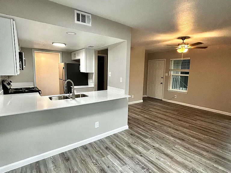 Athens Townhomes — Photo 77