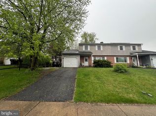 1776 Acorn Dr, Sinking Spring, PA 19608