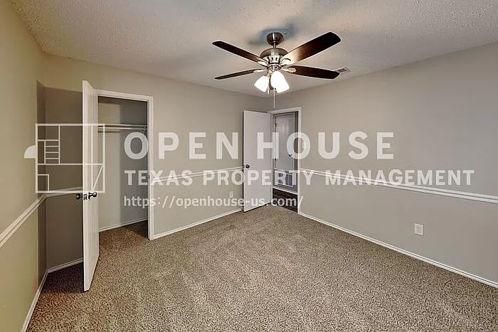 4900 Parkview Hills Ln — Photo 12