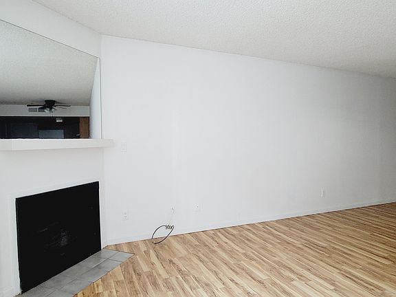 2nd image of 526 S Alexandria Ave #104