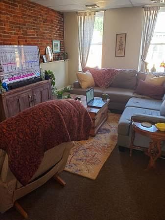 2nd image of 1206 Arch St #3