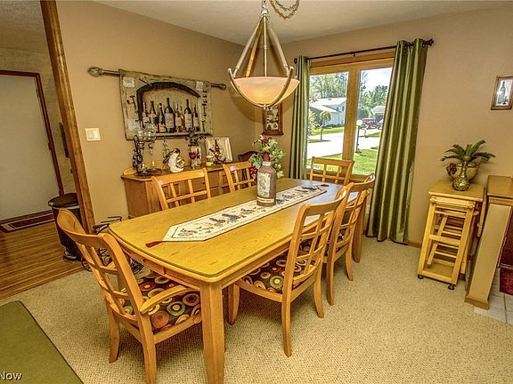 3rd image of 20272 Glenwood Ln