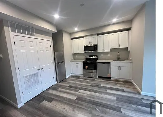 1716 H St NE #1