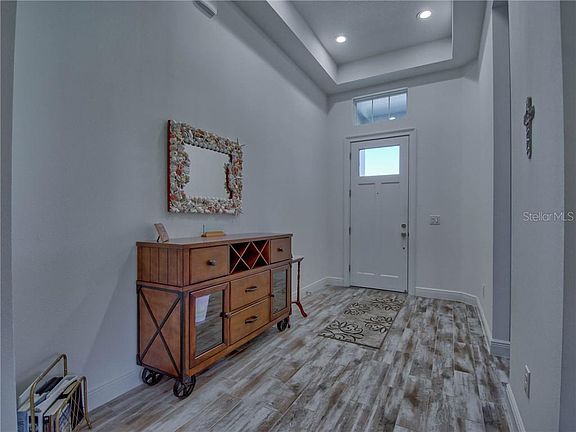 4th image of 10625 White Oak Dr