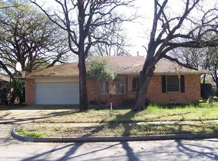 500 Huntingdon Dr, Irving, TX 75061