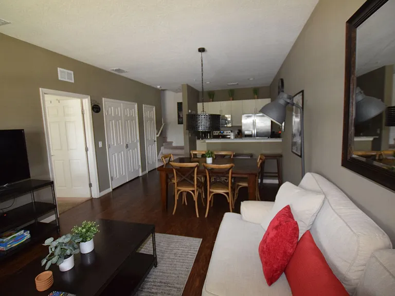 3222 Wish Ave — Photo 5
