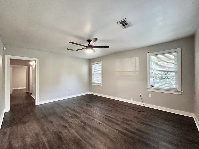 2428 Orpine Ave — Photo 6