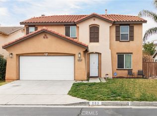 203 Prado Dr, Hemet, CA 92545