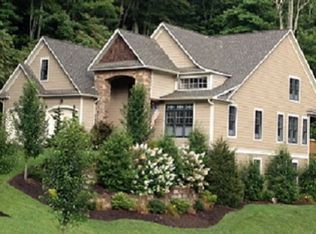 621 Sorrento Knolls Dr, Blowing Rock, NC 28605