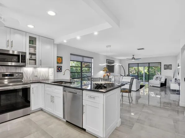 8310 Casa Del Lago #1b, Boca Raton, FL 33433