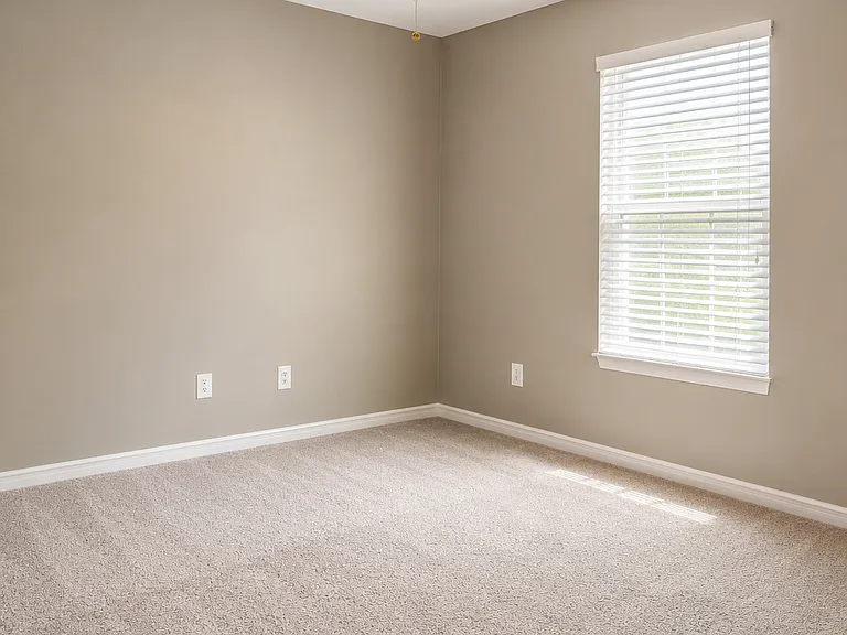 2761 Retreat View Cir — Photo 14