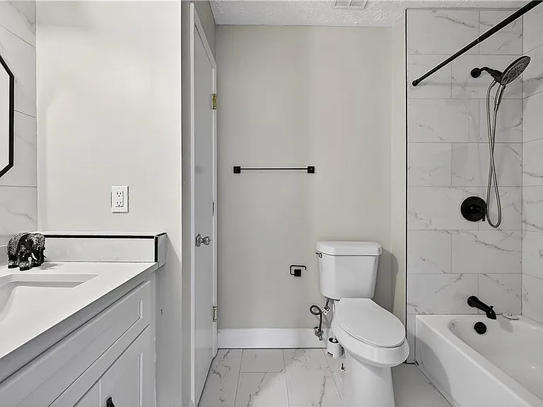 679 Anderson Walk — Photo 18