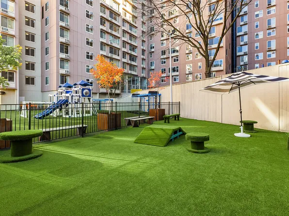 555 Main Street image 13 of 14