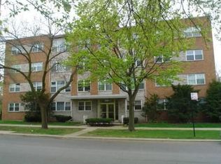 2055 W Lunt Ave APT 304, Chicago, IL 60645