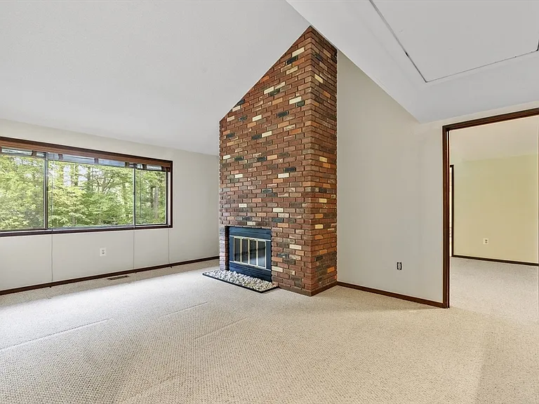 445 Old Stone Brk #445 — Photo 7