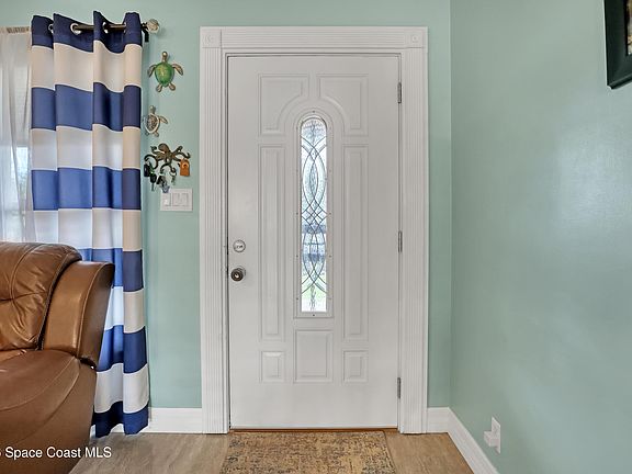 3rd image of 2307 Country Club Rd