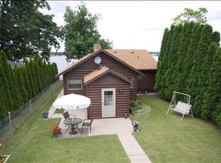 927 Lakeview Dr, Portage, MI 49002