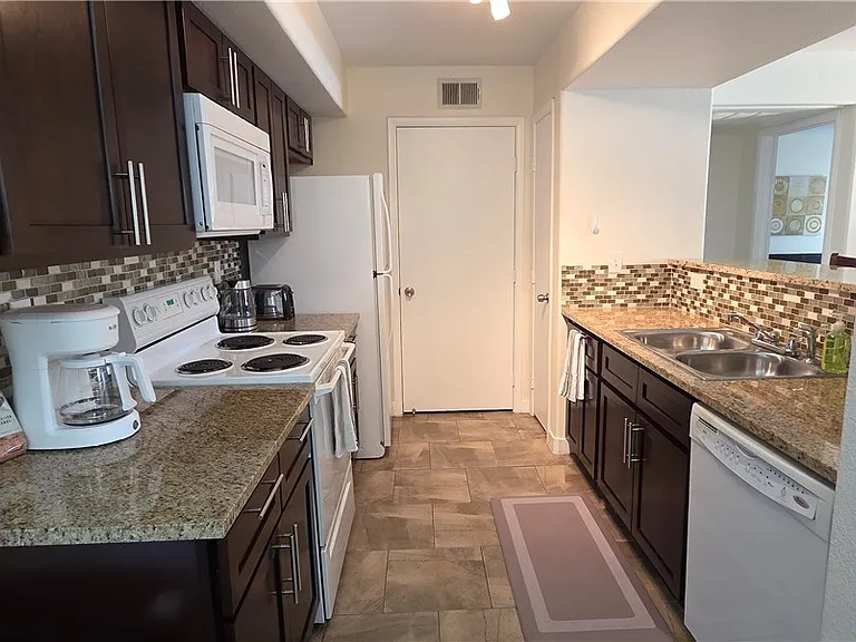 2300 Silverado Ranch Blvd #2006 — Photo 25