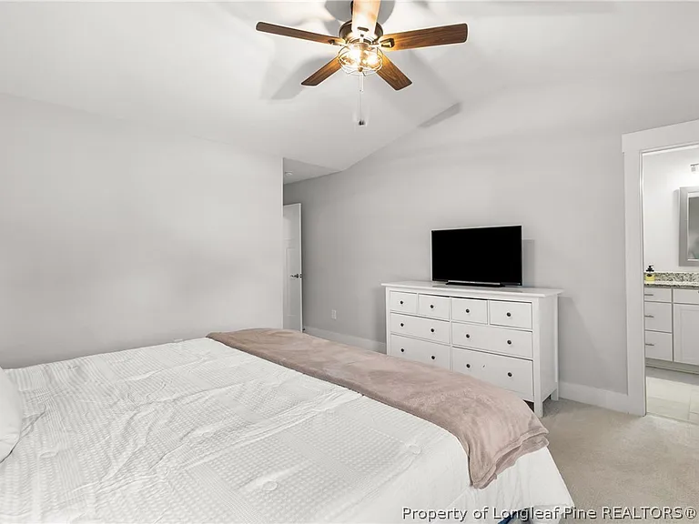 105 Woodford Ln — Photo 19