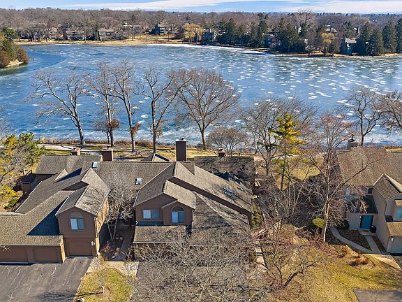 2nd image of 709 Woodbridge Ct #709