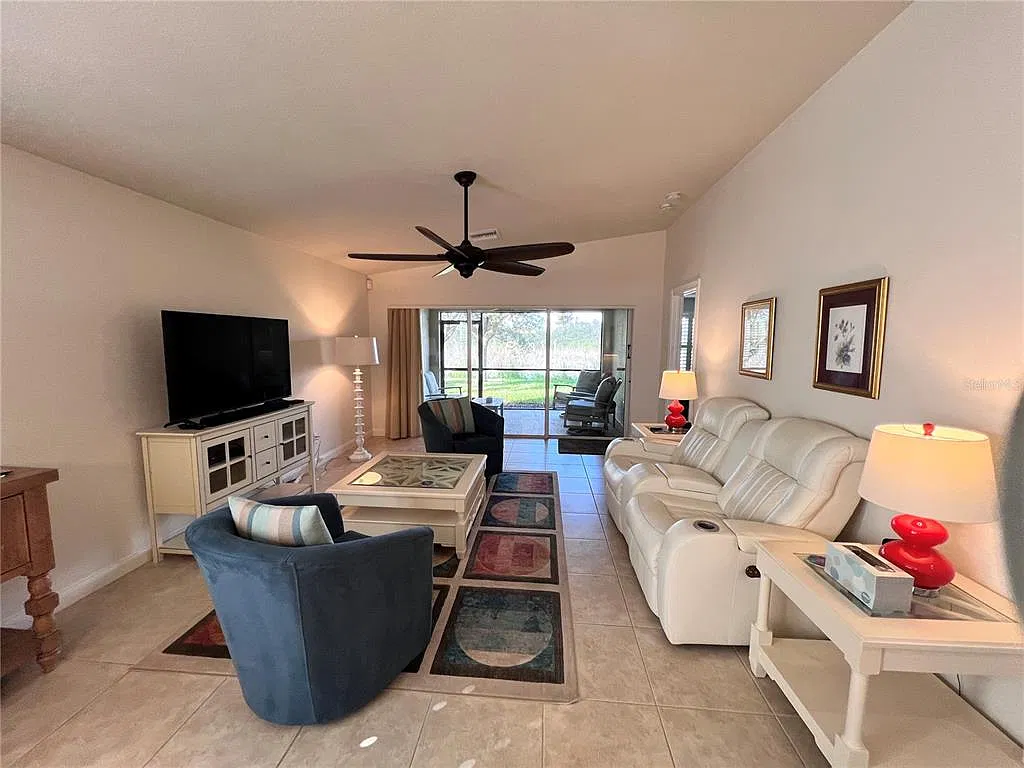 2 bed, 2.0 bath, 1549 sqft, $3,950 — Photo 3