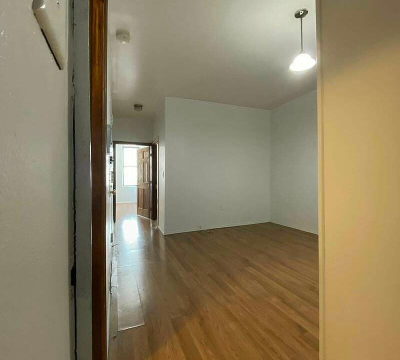 1st image of 163 E 33rd St #3R