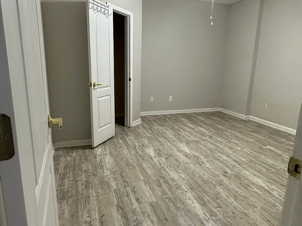 637 Vickery Way NE #BASEMENT