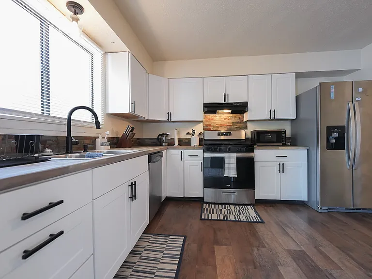 1604 N Municipal Dr #2 — Photo 8