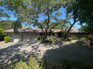4701 Woodview Dr, Santa Rosa, CA 95405