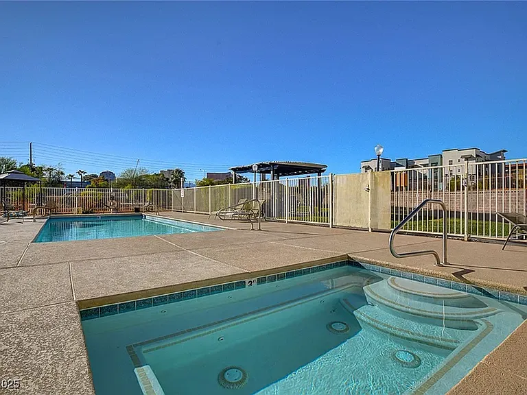 3930 University Center Dr #806 — Photo 26