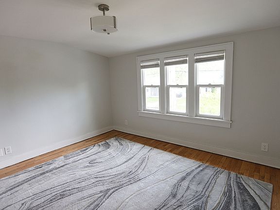 3rd image of 1009 1/2 Colfax Ave