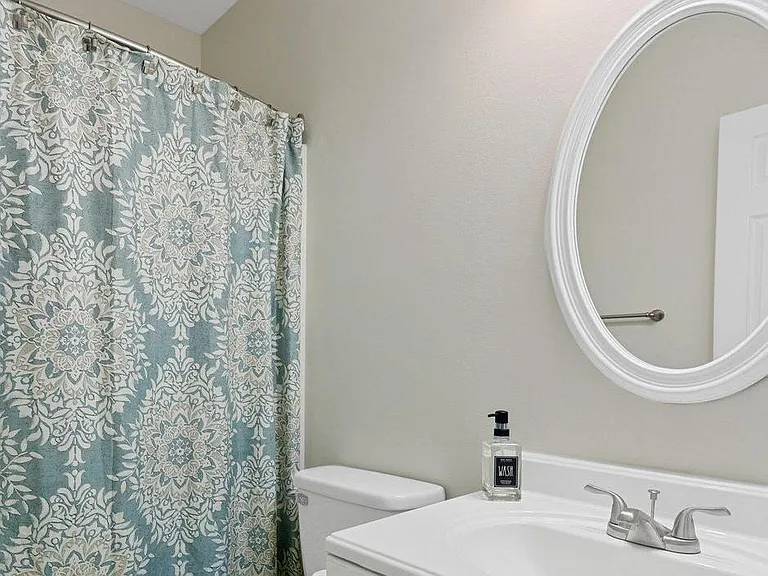 437 N Belvedere Dr — Photo 19