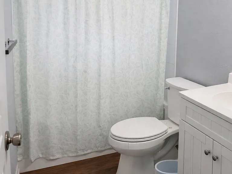 5741 SW 36th Ct — Photo 9
