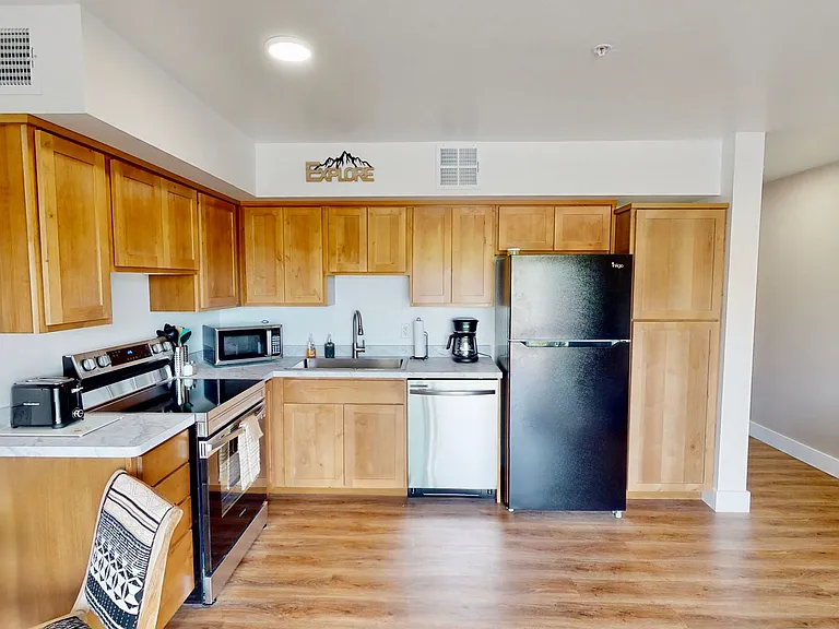 433 Kane Creek Blvd #B110 — Photo 20