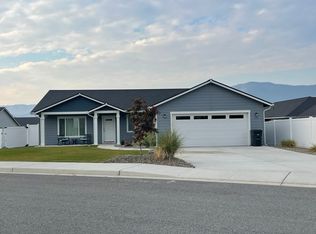 170 Manzanita Dr, Manson, WA 98831