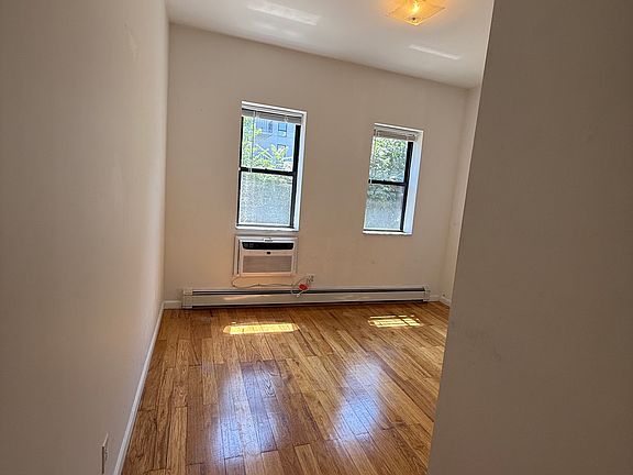 3rd image of 142 Richardson St APT 1