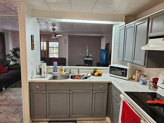 5th image of 318 Citronelle St