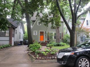 60 Wellesley Dr, Pleasant Ridge, MI 48069