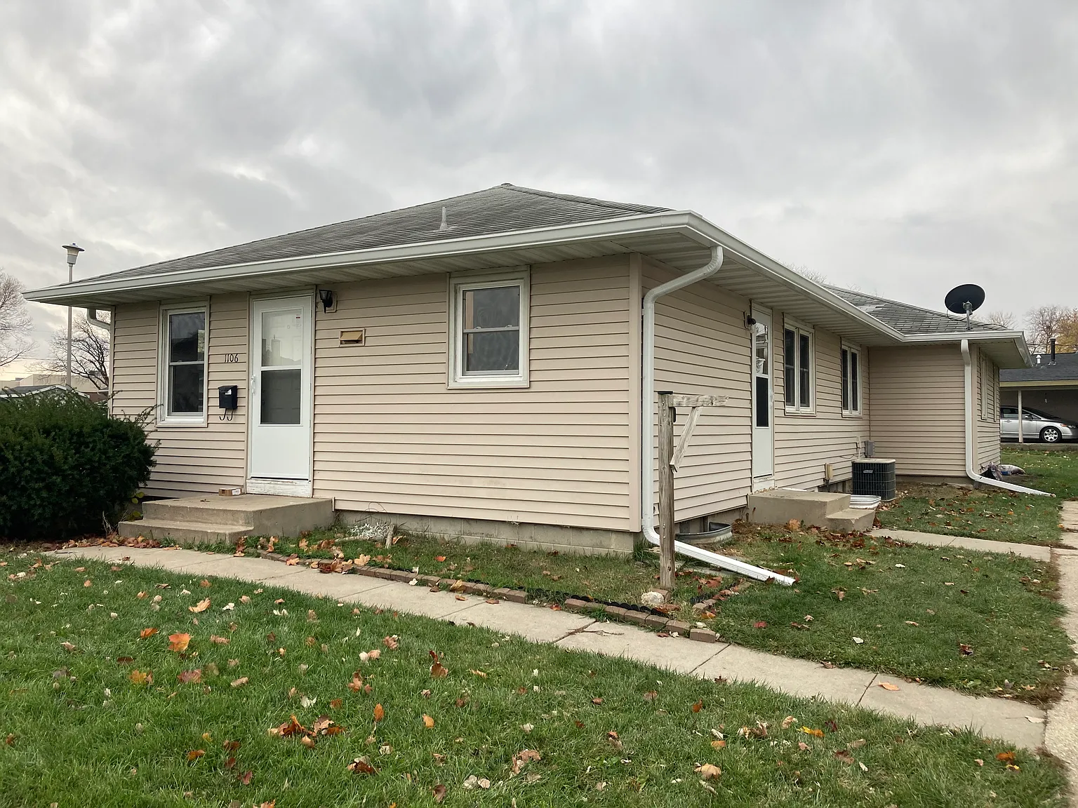 4 bed, 900 sqft, $1,575 — Photo 1