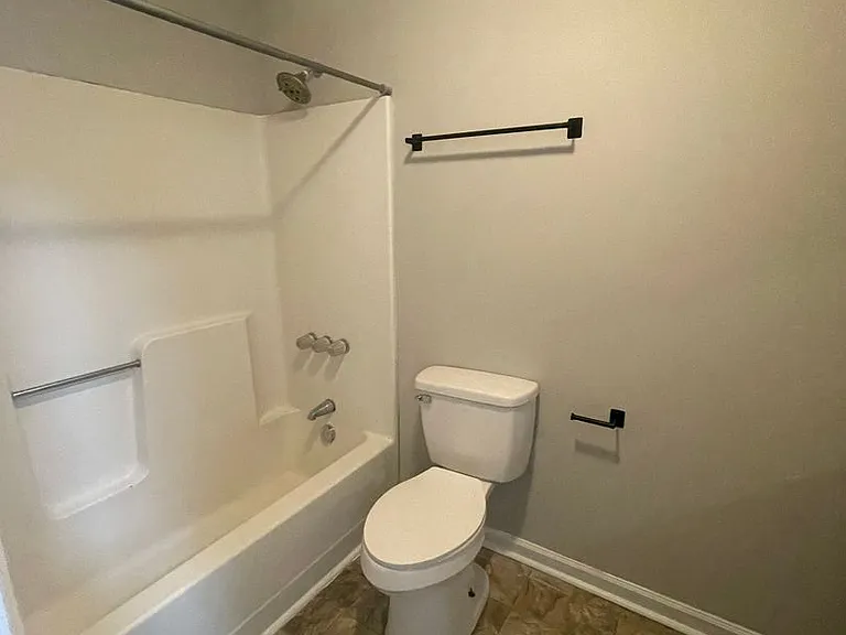 216 W Lee Ave — Photo 8