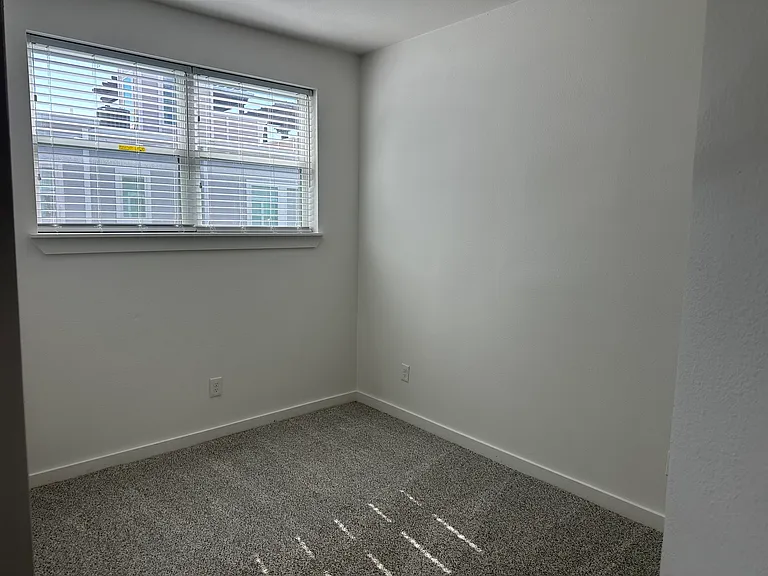 1211 Beaconsfield Ln #605 — Photo 18