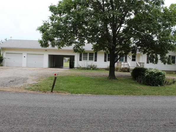 203 S Jefferson Ave, La Harpe, KS 66751