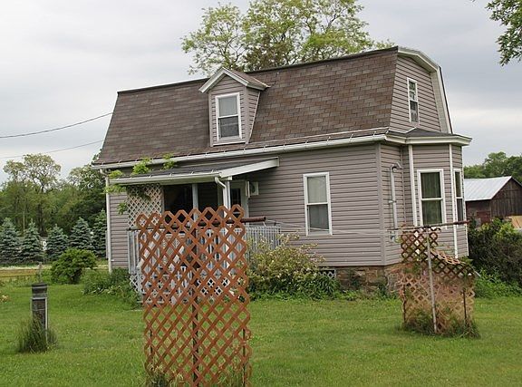 5th image of 12 Foxwin Ln