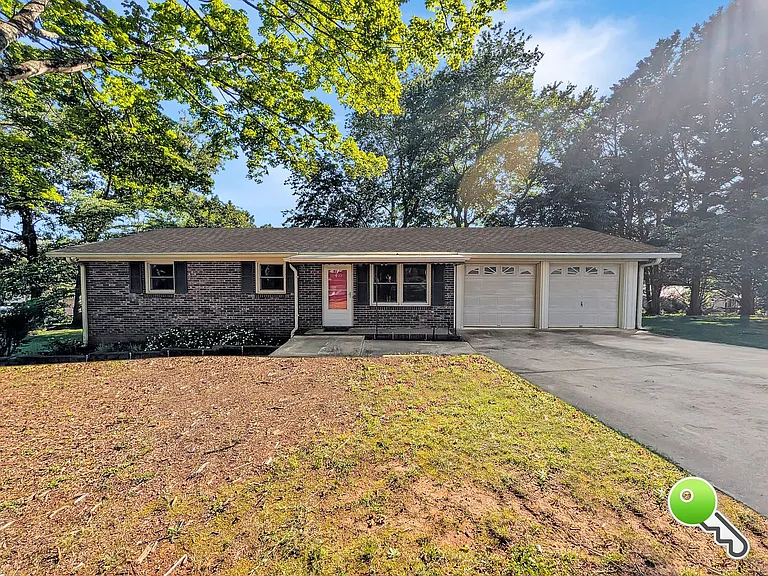 400 Burns Rd — Photo 1
