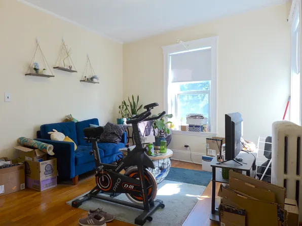 88 Naples Rd APT 2, Brookline, MA 02446