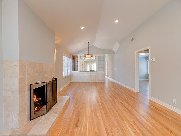 5th image of 2604 Elm Ave