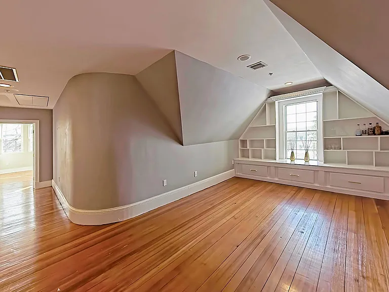 81 Summer St #5 — Photo 3