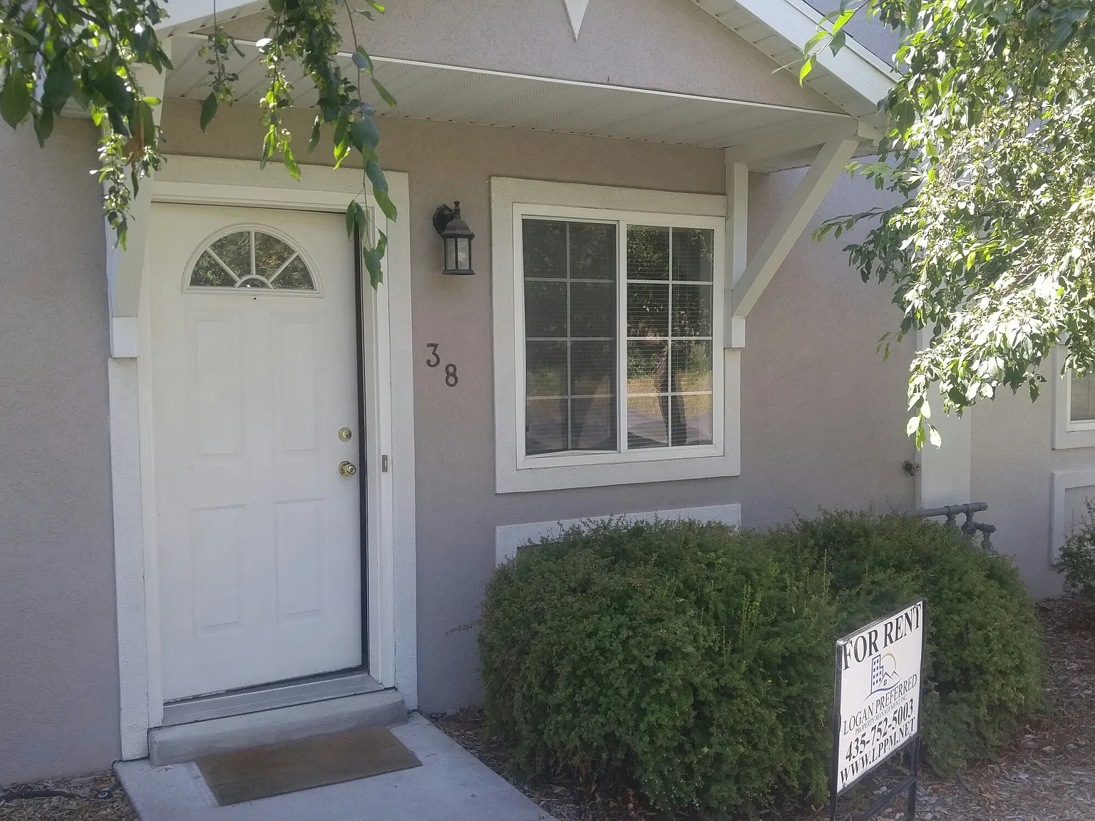 2 bed, 1.5 bath, 1224 sqft, $1,250 — Photo 2