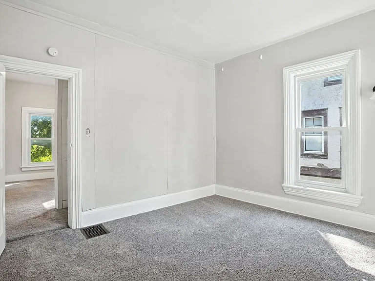 325 Kirkwood Blvd — Photo 20