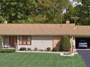 N9W31920 Cobblestone Ct, Delafield, WI 53018